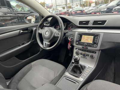 VOLKSWAGEN PASSAT VII Variant 1.6 CR TDI Trendline BMT Tempomat Navi Ülésfűtés PDC Bluetooth