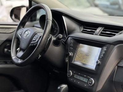 TOYOTA AVENSIS Touring Sports 2.0 D-4D Executive Magyarországi. Gyári fényezés. Végig vezetett szervizkönyv!