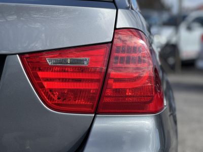 BMW 320d xDrive Touring (Automata) Bordó bőr belső.153e km. M.o.-i. frissen szervizelt! panoráma tető ülésfűtés