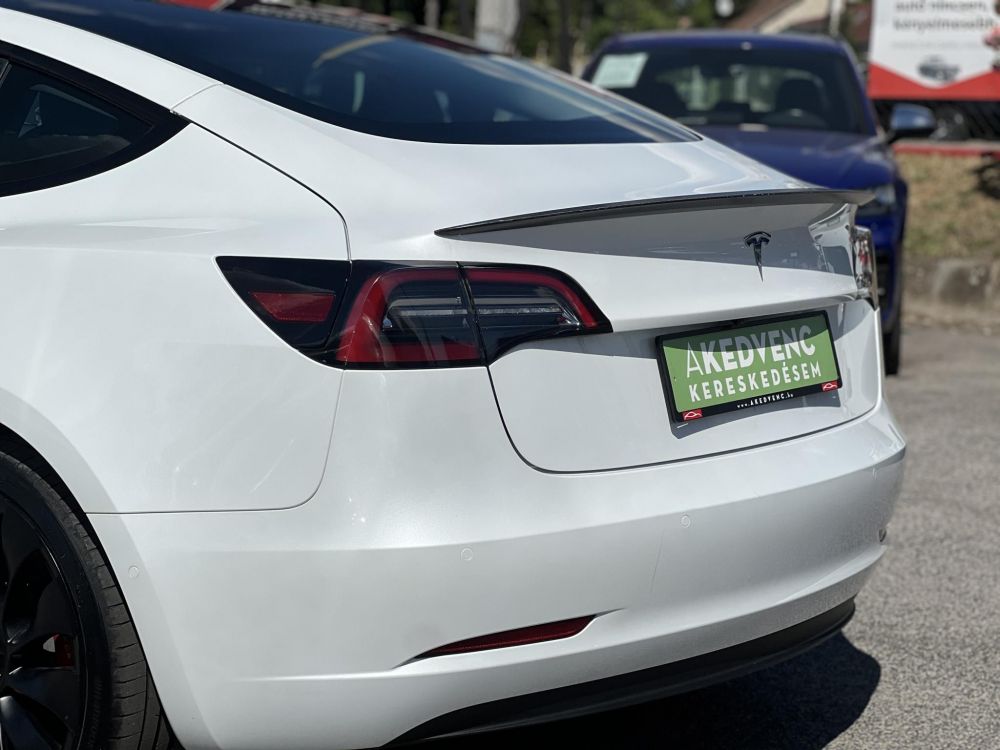 TESLA MODEL 3 Performance AWD (Automata) 90e km. AMD Ryzen. mátrix LED. hőszivattyú. 2 töltőkábel. megkímélt állapot!