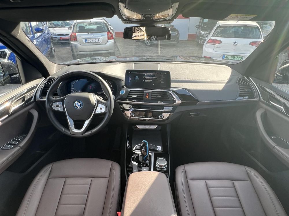 BMW IX3 73,9kWh Exkluzív konyak bőr Virtual Cockpit Panoráma tető Carplay!