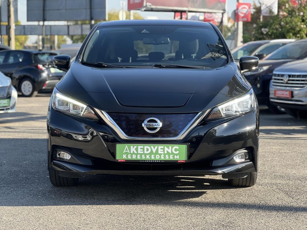 NISSAN LEAF N-Connecta 40kWh (Automata) 60e km. 270km hatótáv. keyless. 360 kamera. első-hátsó ülésfűtés. téli-nyári!