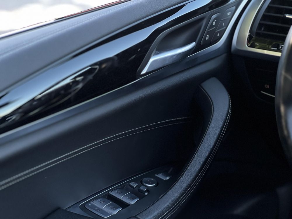 BMW IX3 Impressive sérülésmentes. dokumentált előélet. harman/kardon. panoráma. memória. HUD