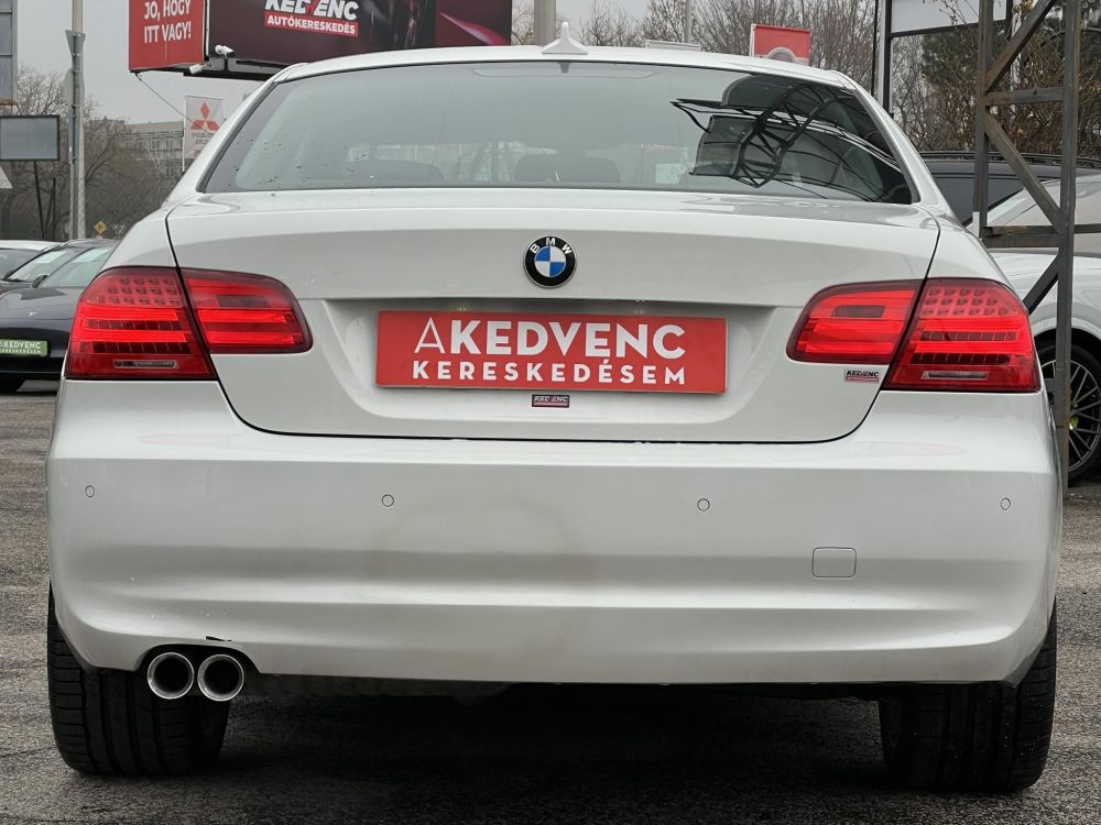 BMW 325i (Automata) Xenon Tempomat Ülésfűtés Bluetooth Navi PDC