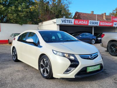 OPEL AMPERA E-Pioneer (Automata) 121e km. Zöld rendszám. Navi Tempomat Kamera Bose Ülésfűtés Bőr Keyless