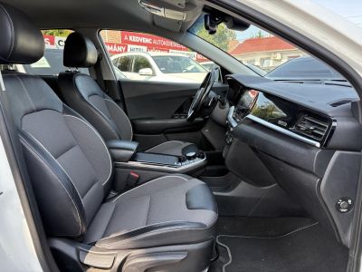 KIA NIRO e-Niro 64kWh Platinum JBL M.o.-i. 1.tul. Márkaszervizelt!