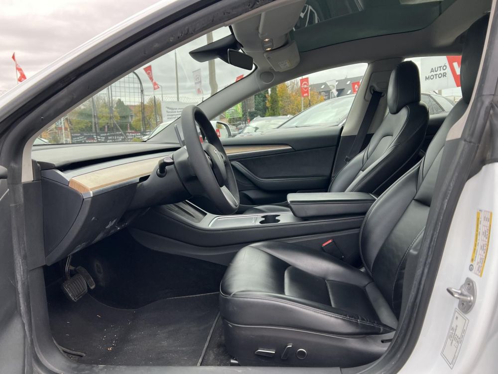 TESLA MODEL 3 Long Range AWD (Automata) FACELIFT. hőszivattyú. premium hifi. mátrix LED!