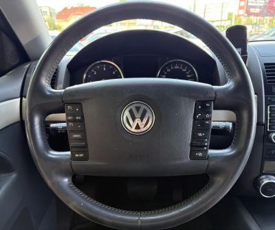 VOLKSWAGEN TOUAREG 3.0 V6 TDI Tiptronic ic Tempomat.klima.navi.kormányfűtés Nem légrugós!