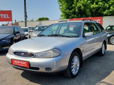 FORD MONDEO 2.5 V6 Ghia 72e km! M.o.-i. 1.tul. digit klíma el.ablak el. tükör ülésfűtés radar