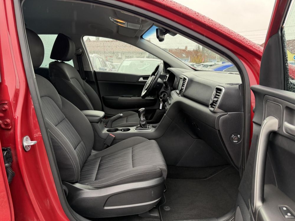 KIA SPORTAGE 1.6 GDI Gold 83e km. M.o.-i. 1.tul. Márkaszervizelt!