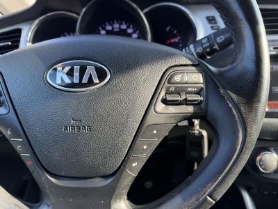 KIA CEE'D 1.4 CVVT EX 72e km. Tempomat Ülésfűtés Kamera Kormányfűtés Navi