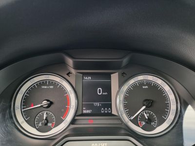 SKODA OCTAVIA 1.5 TSI ACT Style 96e km. M.o.-i. 1.tul. Digitklíma Távtartó Tempomat Ülésfűtés Bluetooth