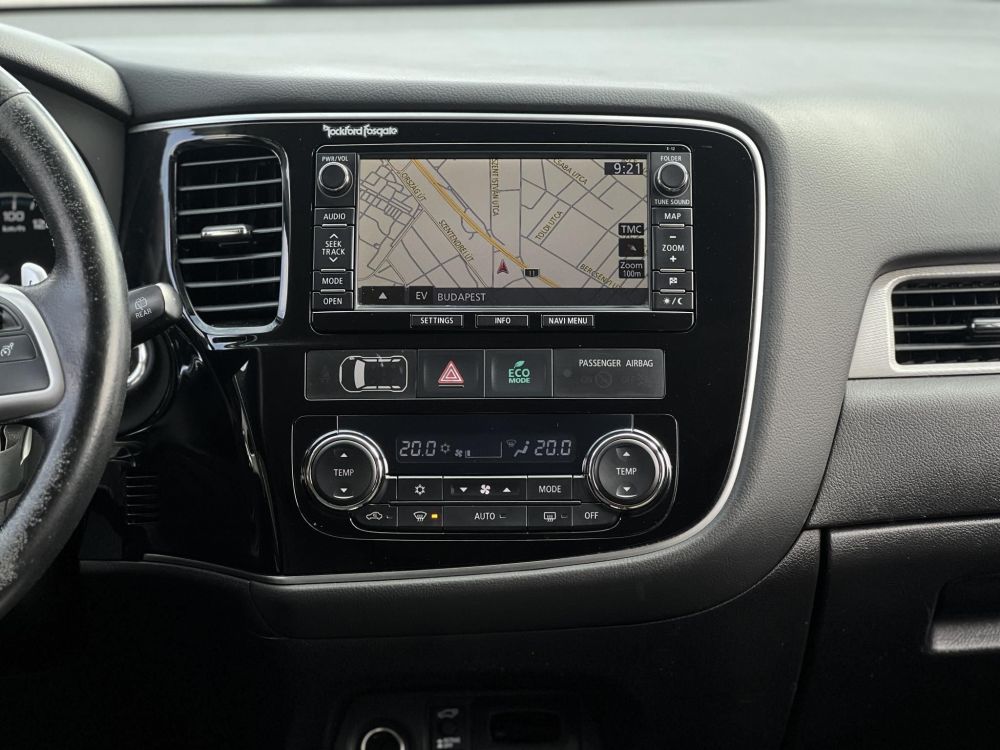 MITSUBISHI OUTLANDER 2.0 PHEV Instyle Navi 4WD CVT