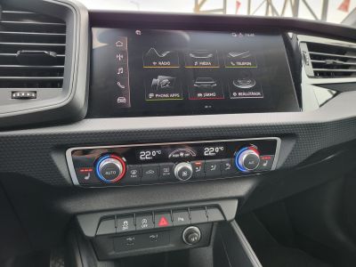 AUDI A1 Sportback 30 TFSI Advanced LED Ülésfűtés Virtual Cockpit Digitklíma Sávtartó Tempomat