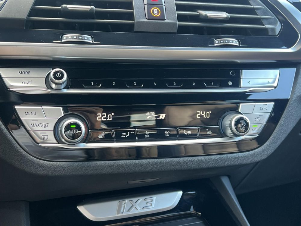 BMW IX3 73,9kWh Exkluzív konyak bőr Virtual Cockpit Panoráma tető Carplay!