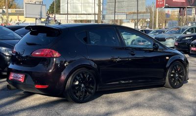 SEAT LEON 2.0 TFSI Cupra 350le! Integrált fejtámlás ülések. Boheme Purple fényezés