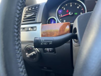 VOLKSWAGEN TOUAREG 3.0 V6 TDI Tiptronic ic Magyarországi. 3.5T vonóhorog. napfénytető. barna bőr. szervizelt!