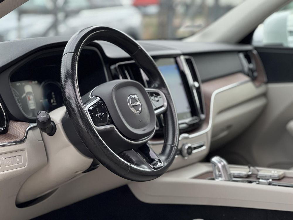 VOLVO XC60 2.0 [T8] Twin Engine Inscription AWD Geartronic M.o.-i. Volvo Galériában szervizelt. vezérlés cserélve. teljes felszereltség!