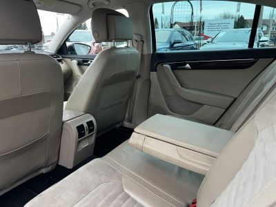 VOLKSWAGEN PASSAT VII 2.0 CR TDI Highline BMT DSG M.o.-i. világos belső. magas felszereltség!