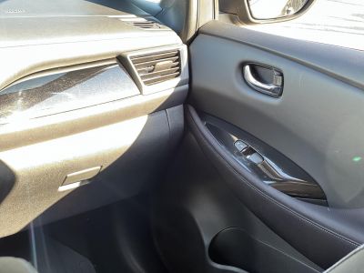 NISSAN LEAF N-Connecta 40kWh (Automata) 60e km. 270km hatótáv. keyless. 360 kamera. első-hátsó ülésfűtés. téli-nyári!