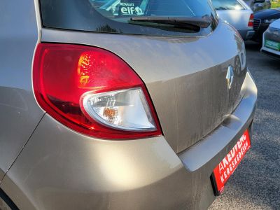 RENAULT CLIO 1.2 16V Authentique M.o.-i. 110e km! Klíma El.ablak Téli/Nyári gumi