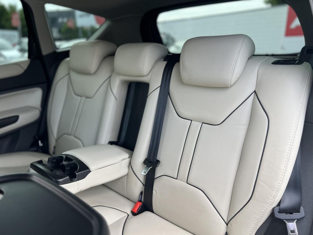 FORD KUGA 2.5T Titanium Individual 4WD (Automata) Magyarországi. 4 évszakos gumik. világos belső. vezérlés cserélve!