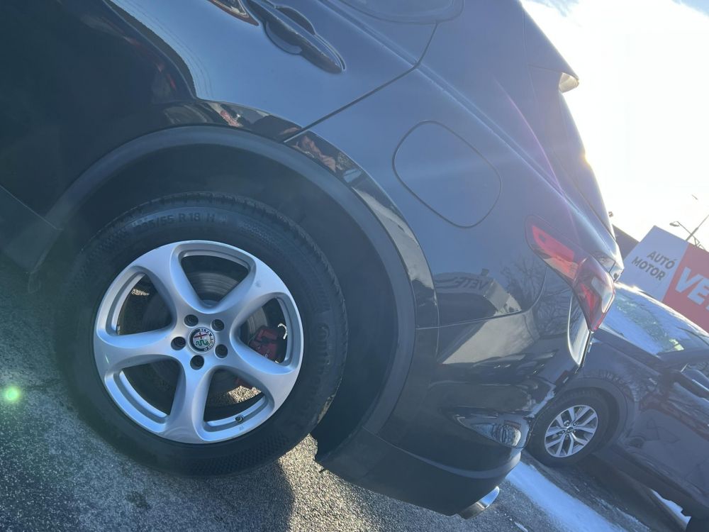 ALFA ROMEO STELVIO 2.0 T Super Q4 (Automata) 200le. LED Tempomat Navi Lejtmenet Bluetooth Kormányváltó