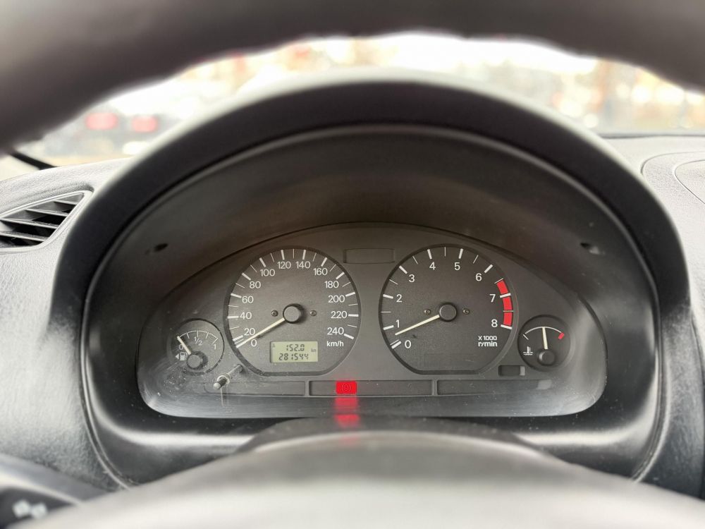 MITSUBISHI CARISMA 1.6 Classic Klima Magyarországi Vonóhorog Téli-nyári kerék garnitúra Friss műszaki vizsga!