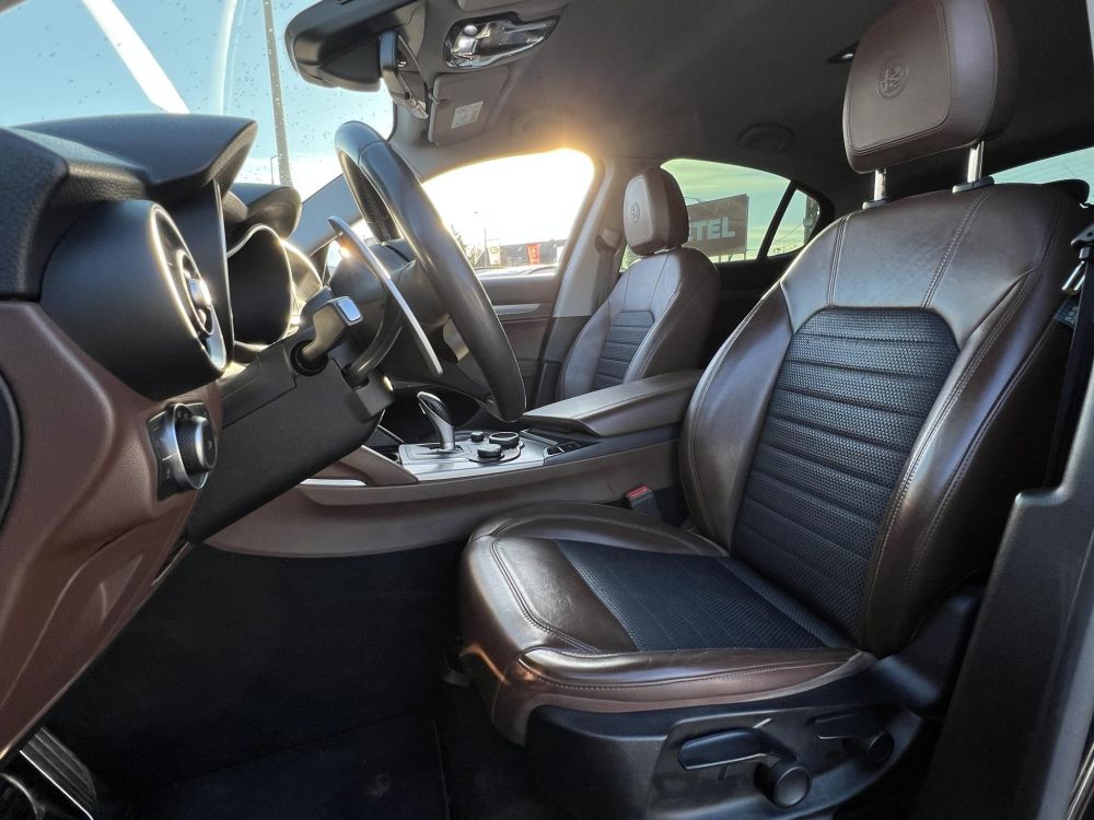 ALFA ROMEO STELVIO 2.0 T Super Q4 (Automata) 200le. LED Tempomat Navi Lejtmenet Bluetooth Kormányváltó
