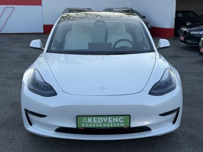 TESLA MODEL 3 Long Range AWD (Automata) 109e km. FEHÉR BELSŐ. garanciális. mátrix LED. hőszivattyú. premium hifi!