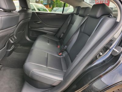 LEXUS ES 300h Prestiege Top CVT 60e km. LED Napfénytető Bőr Navi Tempomat Kamera Ülésfűtés