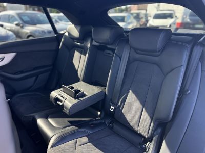 AUDI Q8 50 TDI quattro Tiptronic ic 77e km. M.o.-i. márkaszervizelt előélet. téli-nyári kerék szett!