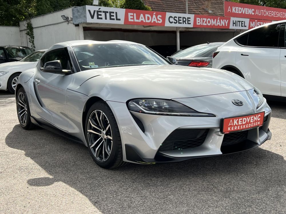 TOYOTA SUPRA