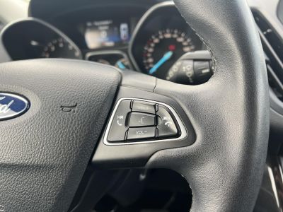FORD KUGA 1.5 EcoBoost Titanium (Automata) 91e km. M.o.-i. 1.tul. Márkaszervizelt. Téli nyári gumik. Magasan felszerelt!