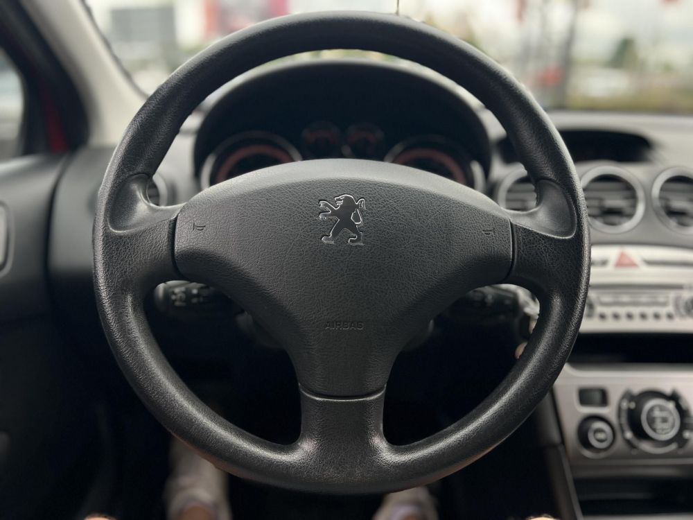 PEUGEOT 308 1.4 VTi Confort Pack 90e km. Magyarországi. klíma. tempomat. vonóhorog. 2 gyári kulcs!