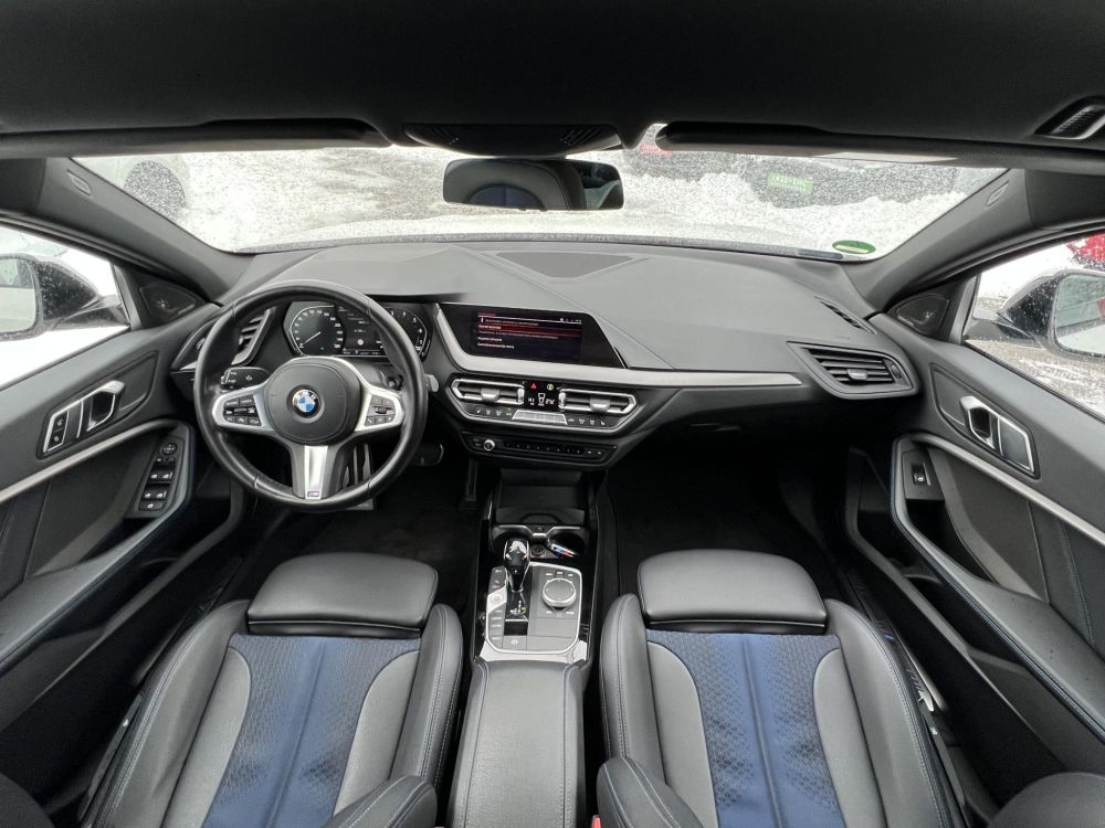 BMW 118i M Sport 70e km. Márkaszervizelt Harman/Kardon Téli/Nyári garnitúra!