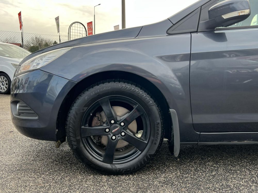 FORD FOCUS 1.6 Ghia (Automata) Klíma Tempomat Téli-nyári garnitúra!