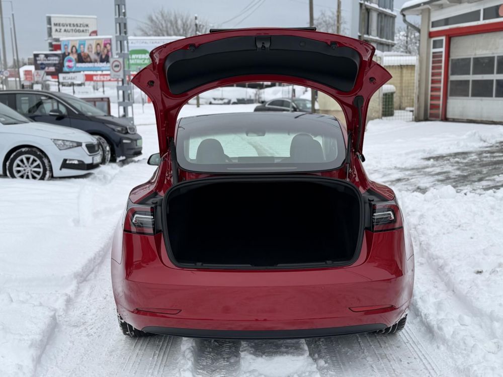 TESLA MODEL 3 Long Range AWD (Automata) 54e km. mátrix LED. hőszivattyú. premium hifi. gyönyörű állapot!