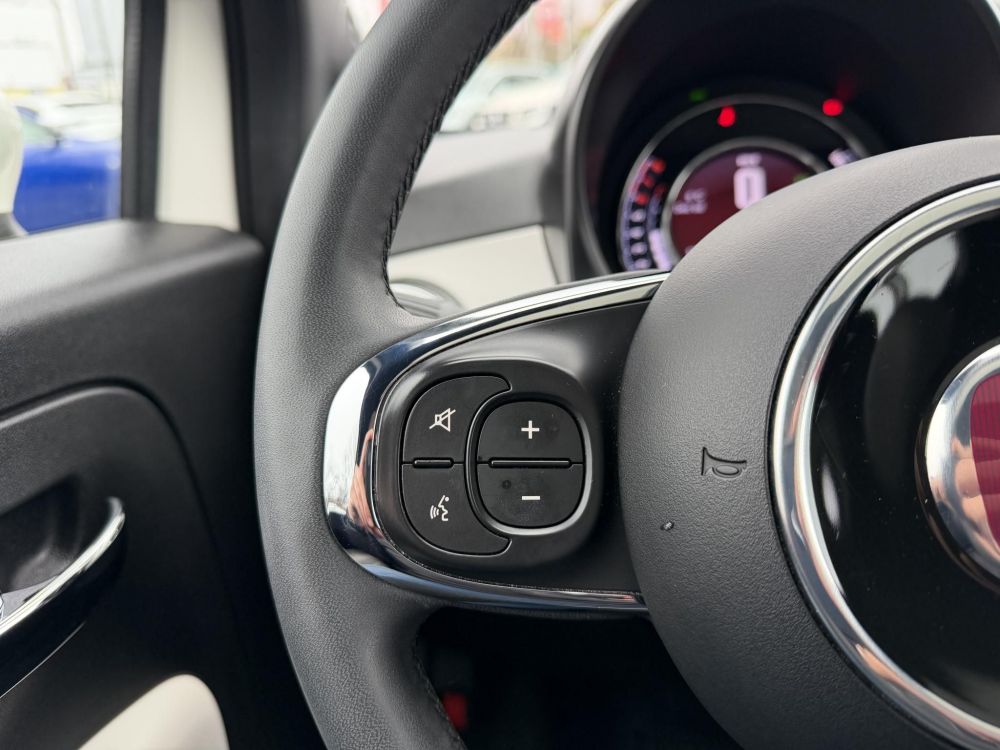 FIAT 500 1.2 8V Star Dualogic 12e km. Magyarországi Panorámatető Téli-nyári kerék Újszerű állapot!