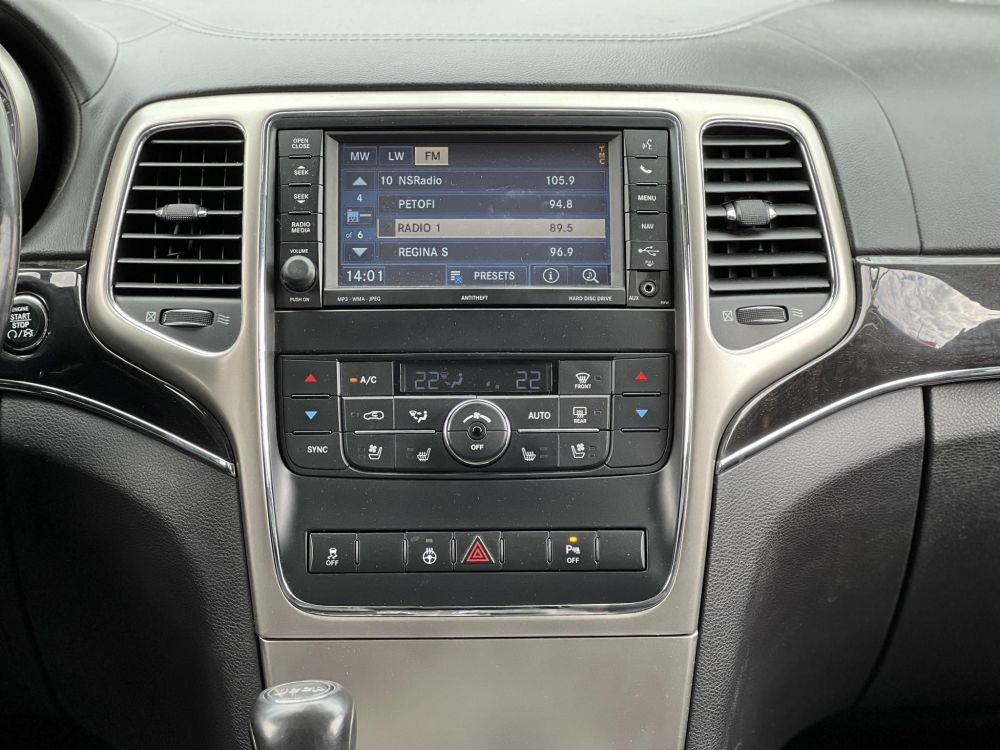 JEEP GRAND CHEROKEE 3.0 V6 CRD Overland (Automata) Xenon Memória Üléshűtés Panorámatető Vonóhorog Friss vizsga!