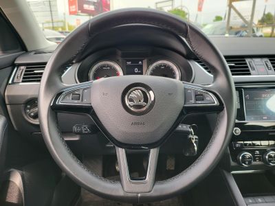 SKODA OCTAVIA 1.5 TSI ACT Style 96e km. M.o.-i. 1.tul. Digitklíma Távtartó Tempomat Ülésfűtés Bluetooth