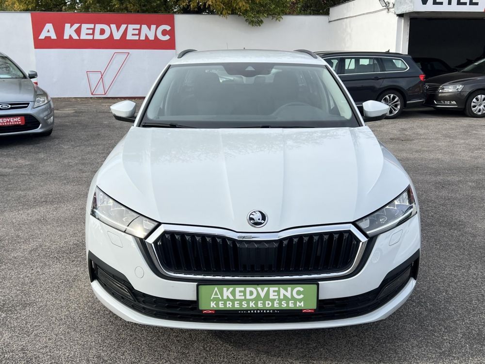 SKODA OCTAVIA Combi 1.4 TSI pHEV Ambition DSG 22e km. LED Tempomat Carplay Sávtartó Ülésfűtés Kormányfűtés Virtual Cockpit