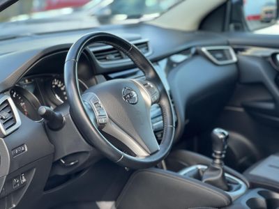 NISSAN QASHQAI 1.6 dCi Tekna 4WD 119e km. LED Tempomat Bluetooth Digitklíma MEGKÍMÉLT állapot!