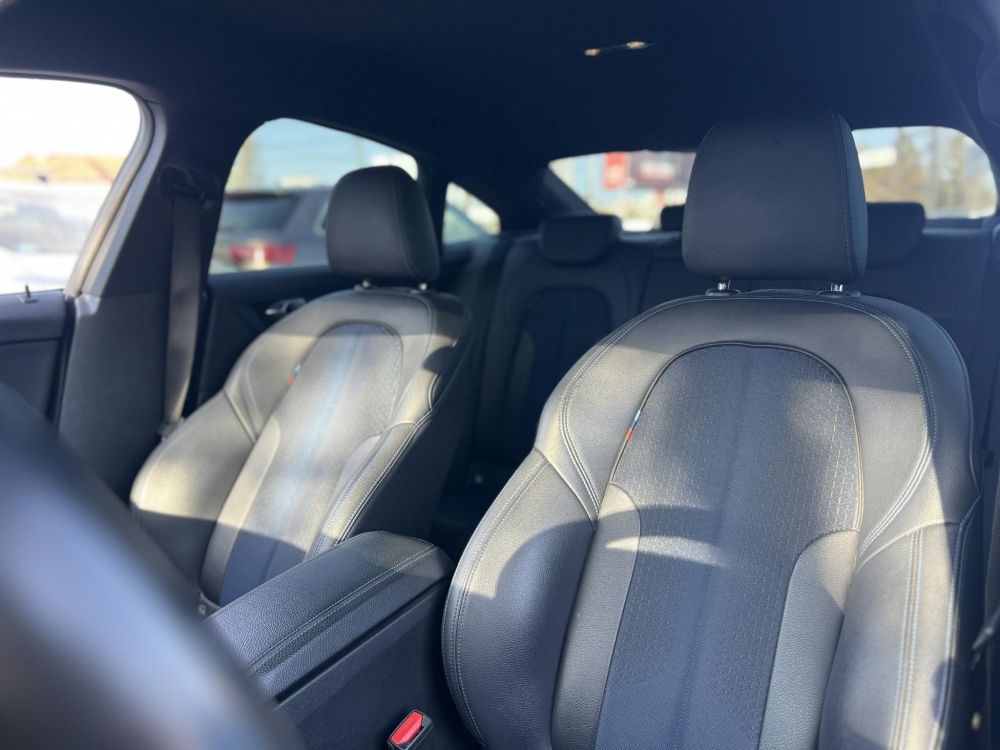 BMW 218d M Sport (Automata) 98e km. CARPLAY. LED. tempomat. ülésfűtés. keyless. megkímélt állapot!