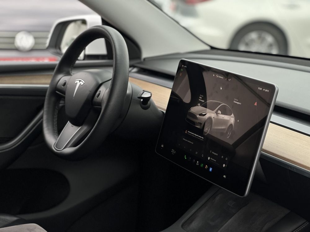 TESLA MODEL Y Performance AWD (Automata) 138e km. AMD Ryzen. mátrix LED. hőszivattyú. garanciális. 8db kerék. (19-21)