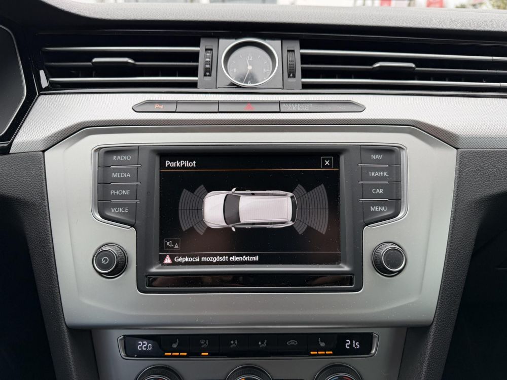 VOLKSWAGEN PASSAT VIII 1.4 TSI BMT ACT Comfortline Távtartó Navi Ülésfűtés Tolatóradar Frissen szervizelt!