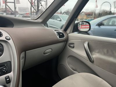 CITROEN XSARA PICASSO 1.6 HDi Exclusive Tempomat Digitklíma Tolatóradar 4x.el.ablak Friss Műszaki!