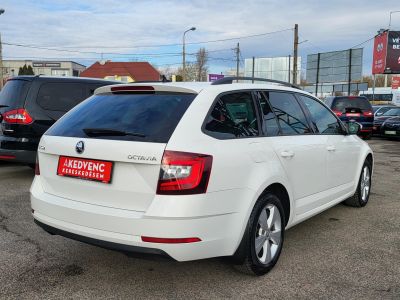 SKODA OCTAVIA Combi 2.0 CR TDI SCR Ambition Magyarországi Tempomat Ülésfűtés Carplay PDC Bluetooth Szervizelt!