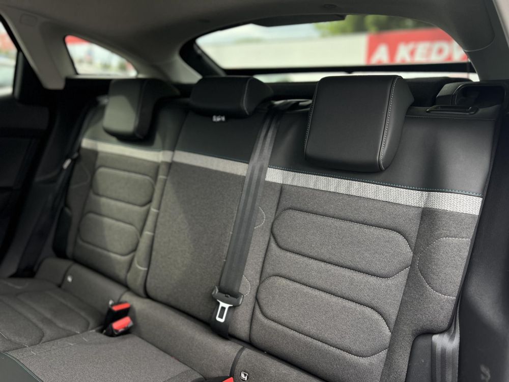 CITROEN C4 1.2 PureTech Feel Plus M.o.-i. 1.tul. 61e km. LED. 360 kamera. HUD. Vonóhorog!