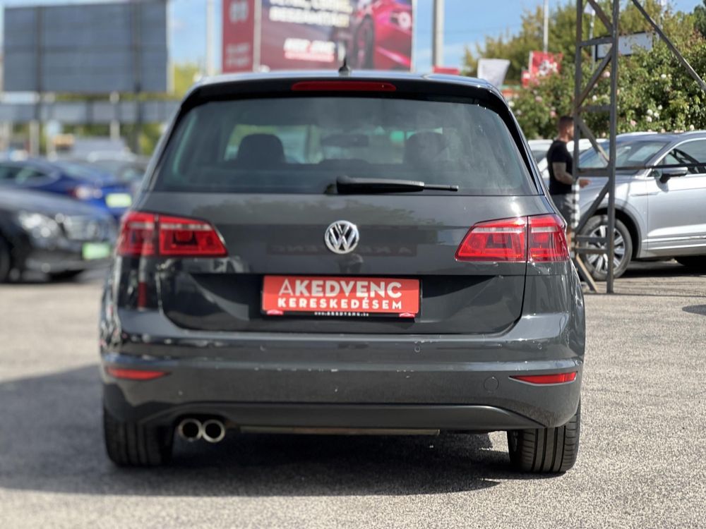 VOLKSWAGEN GOLF SPORTSVAN 1.4 TSI BMT Highline DSG Dokumentált előélet. barna bőrbelső. téli-nyári gumi garnitúra!